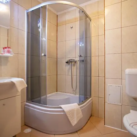 Alexandra Hotel 3*