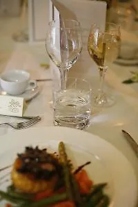 Alexandra Hotel 3*
