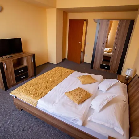 Alexandra Hotel 3*