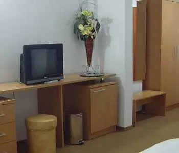 Alexandra 3*